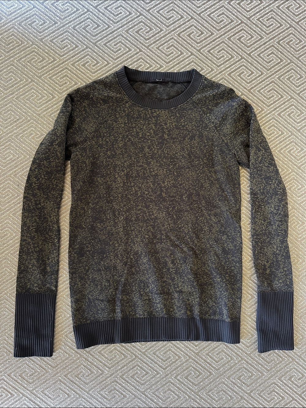 Lululemon Restless Pullover Size 6